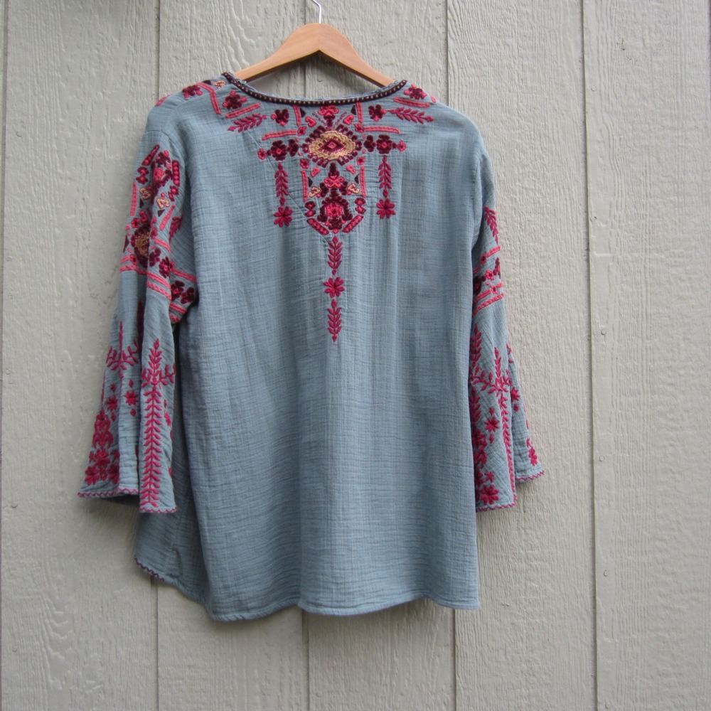 Sundance Velvet Peasant top size Large Blue Embroidered Bell Sleeves V-Neck BOHO - Picture 3 of 11